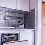 Airport Apartment