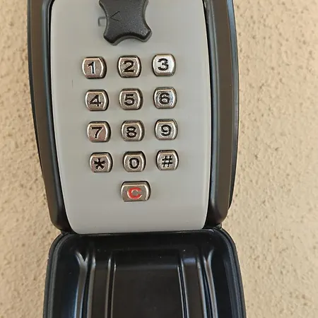 Апартаменти Airport *