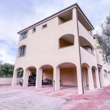 Airport Ольбія