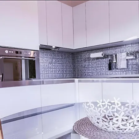 Airport Апартаменти *